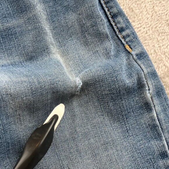 Levis Women's 511 Jeans Size 16  28x30 Straight Classic Blue Denim Mid Rise Y2K - Picture 15 of 16